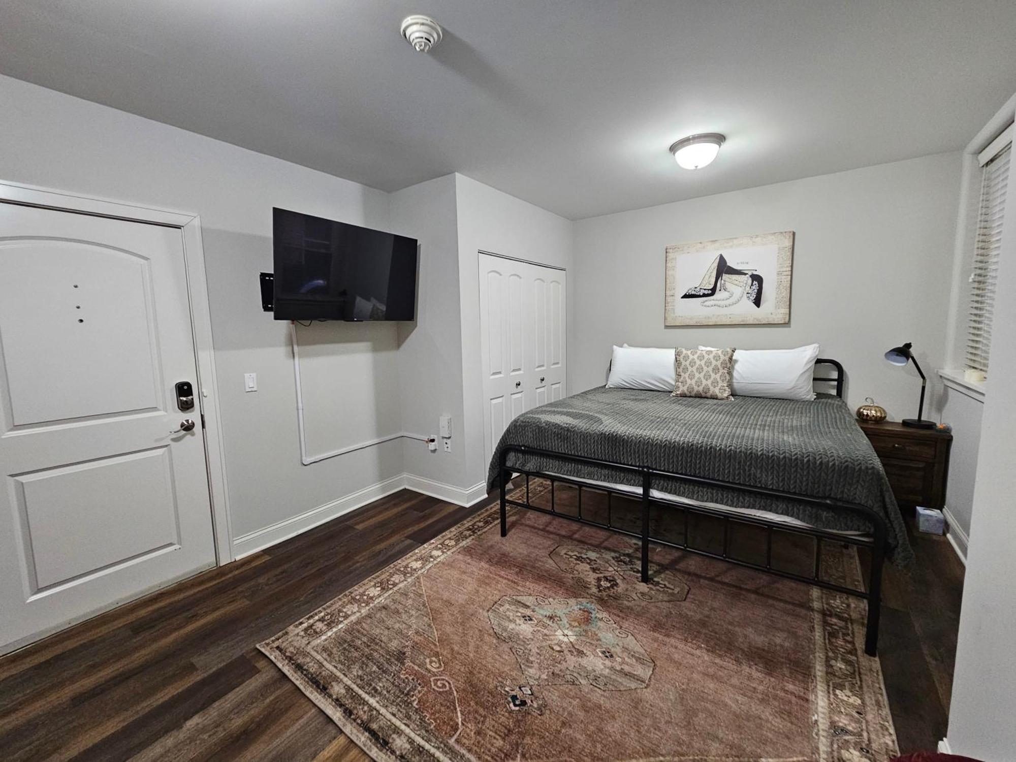 Cozy King Bed Stay At The Historic Inman - 201 Champaign Esterno foto