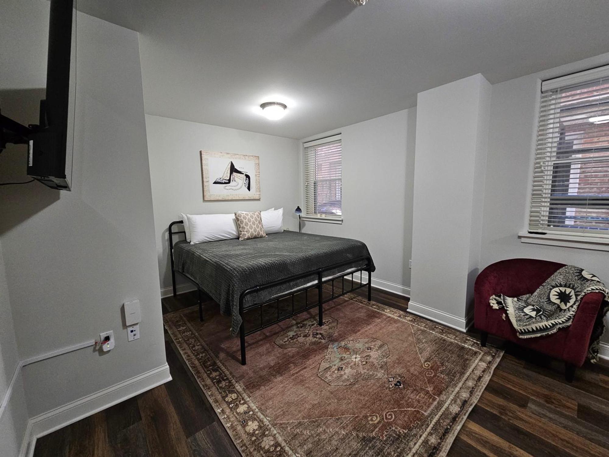 Cozy King Bed Stay At The Historic Inman - 201 Champaign Esterno foto