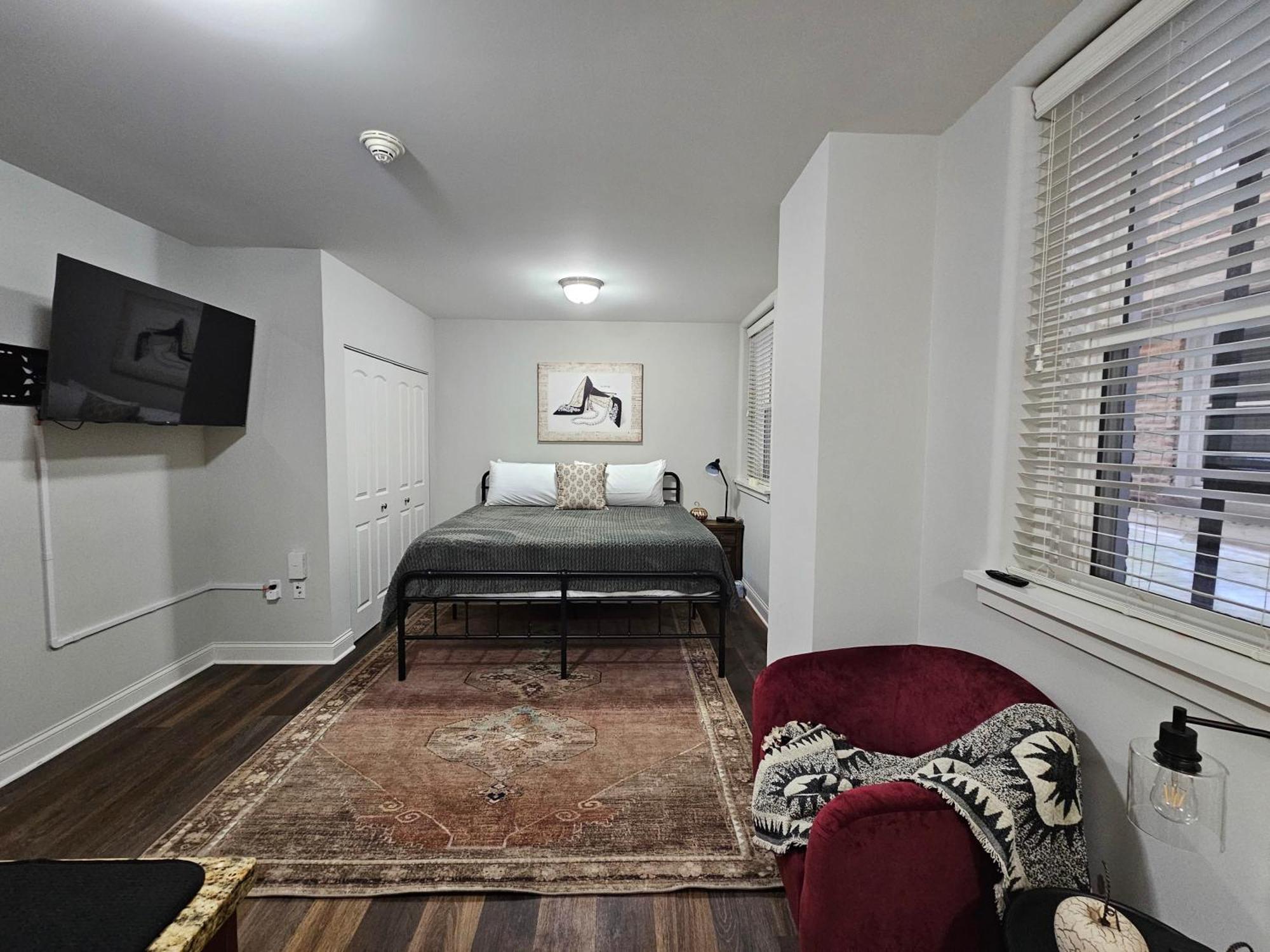 Cozy King Bed Stay At The Historic Inman - 201 Champaign Esterno foto